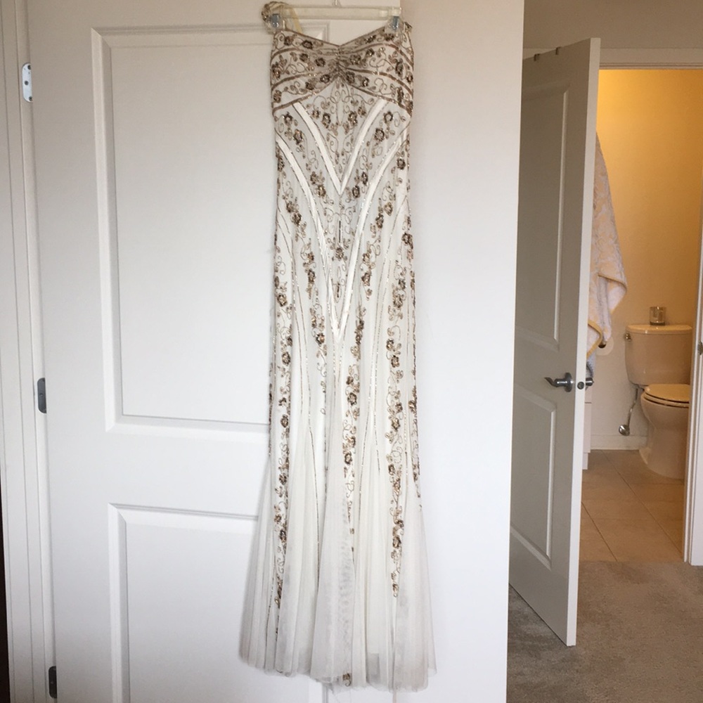 Beautiful prom dress.